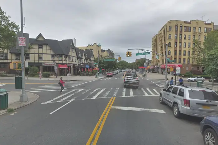 The intersection Metropolitan Avenue and Lefferts Boulevard